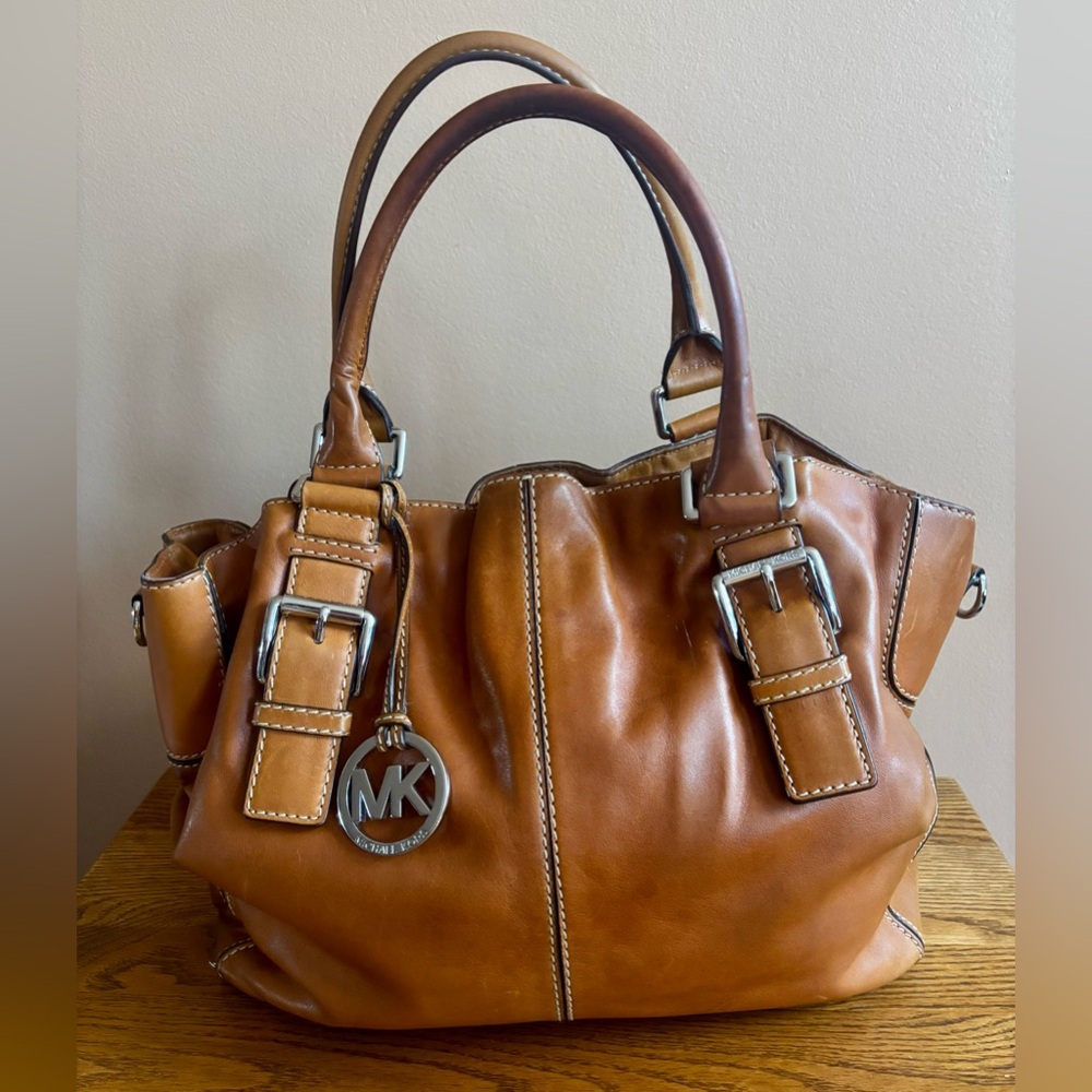 Michael Michael Kors Carmel Large Satchel bag. EUC - Picture 3 of 12